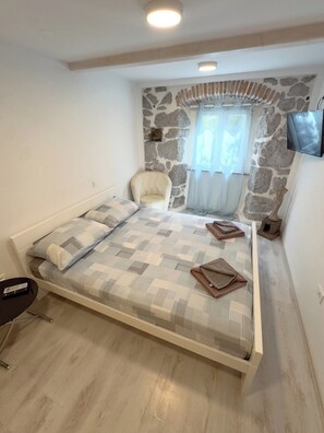 1 chambre, fer et planche à repasser, Wi-Fi