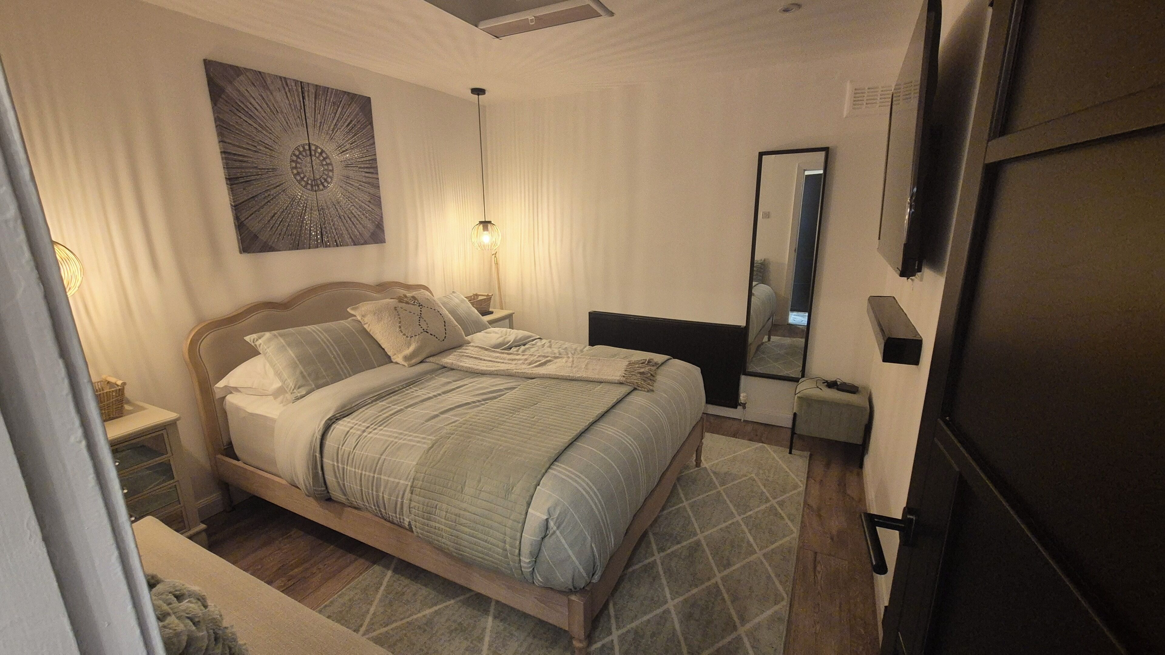 1 chambre, fer et planche à repasser, lit parapluie, Wi-Fi gratuit