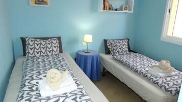 3 slaapkamers, een strijkplank/strijkijzer, wifi, beddengoed