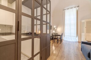 Interior - GuestHost - Modern 49 square meters apartment, perfect for three people, located on the first floor of an elegant building with an elevator (NOT accessible to disabled guests).The property is located in the heart of Turin, close to the University distric (Turin)