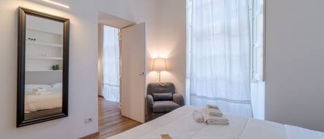 2 sovrum och strykjärn/strykbräda