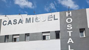 Fachada de la propiedad