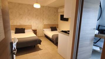 Double Room, 2 Double Beds | Free WiFi