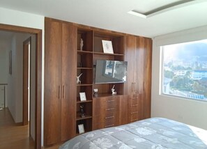 3 chambres, fer et planche à repasser, accès Internet, draps fournis