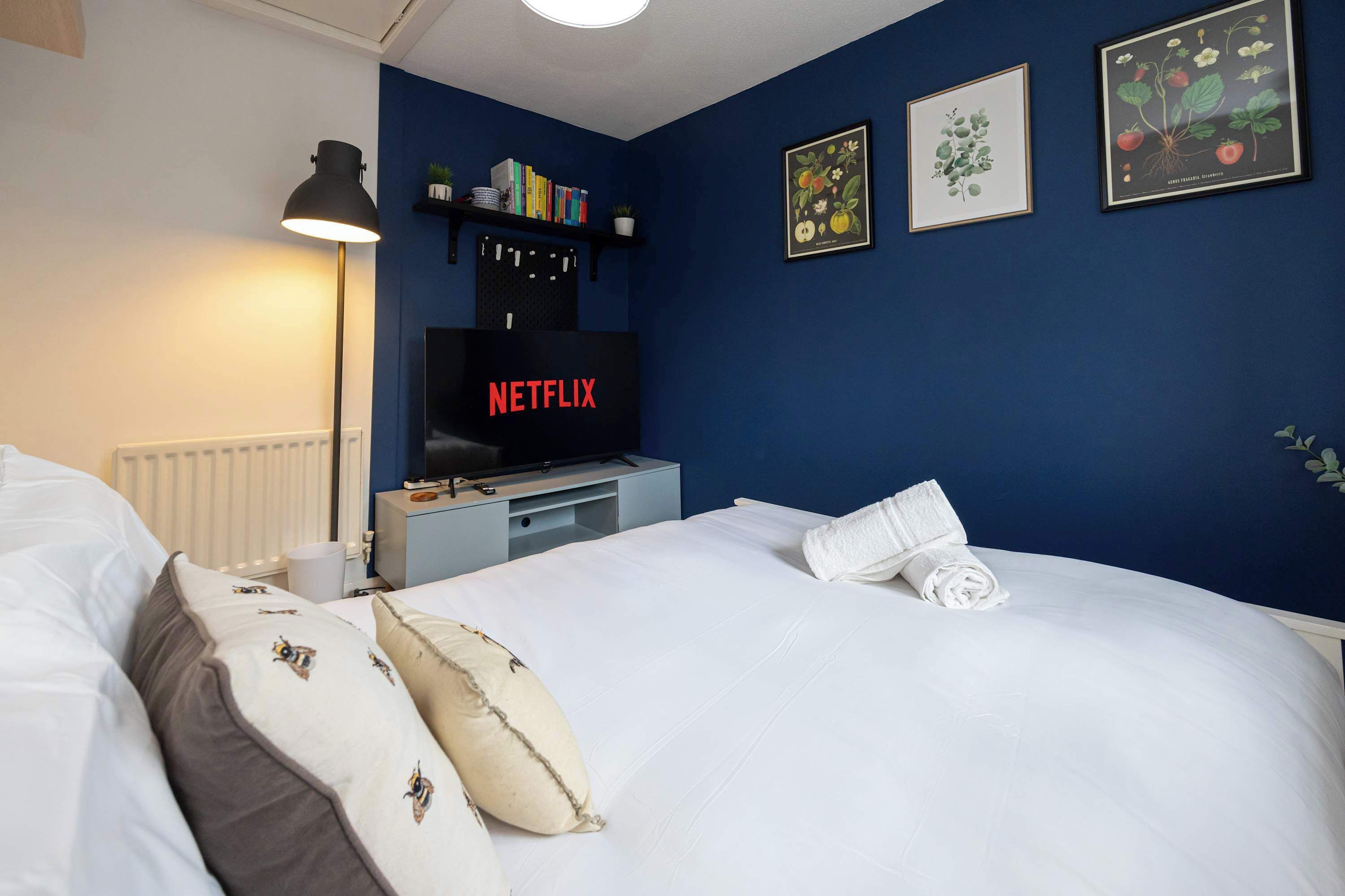 3 bedrooms, desk, iron/ironing board, WiFi