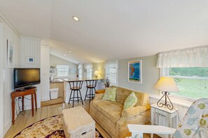 Televisión, reproductor de DVD y tenis de mesa 