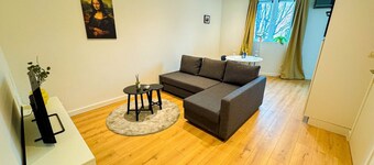 1BR & 1LR Apt. for 4P; Near the City Center