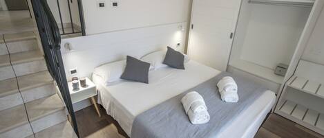 1 bedroom, in-room safe, iron/ironing board, internet