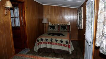 1 bedroom, desk, WiFi, bed sheets