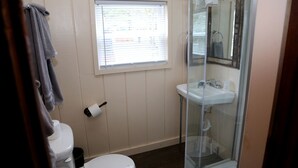Handtücher, Seife, Shampoo, Toilettenpapier