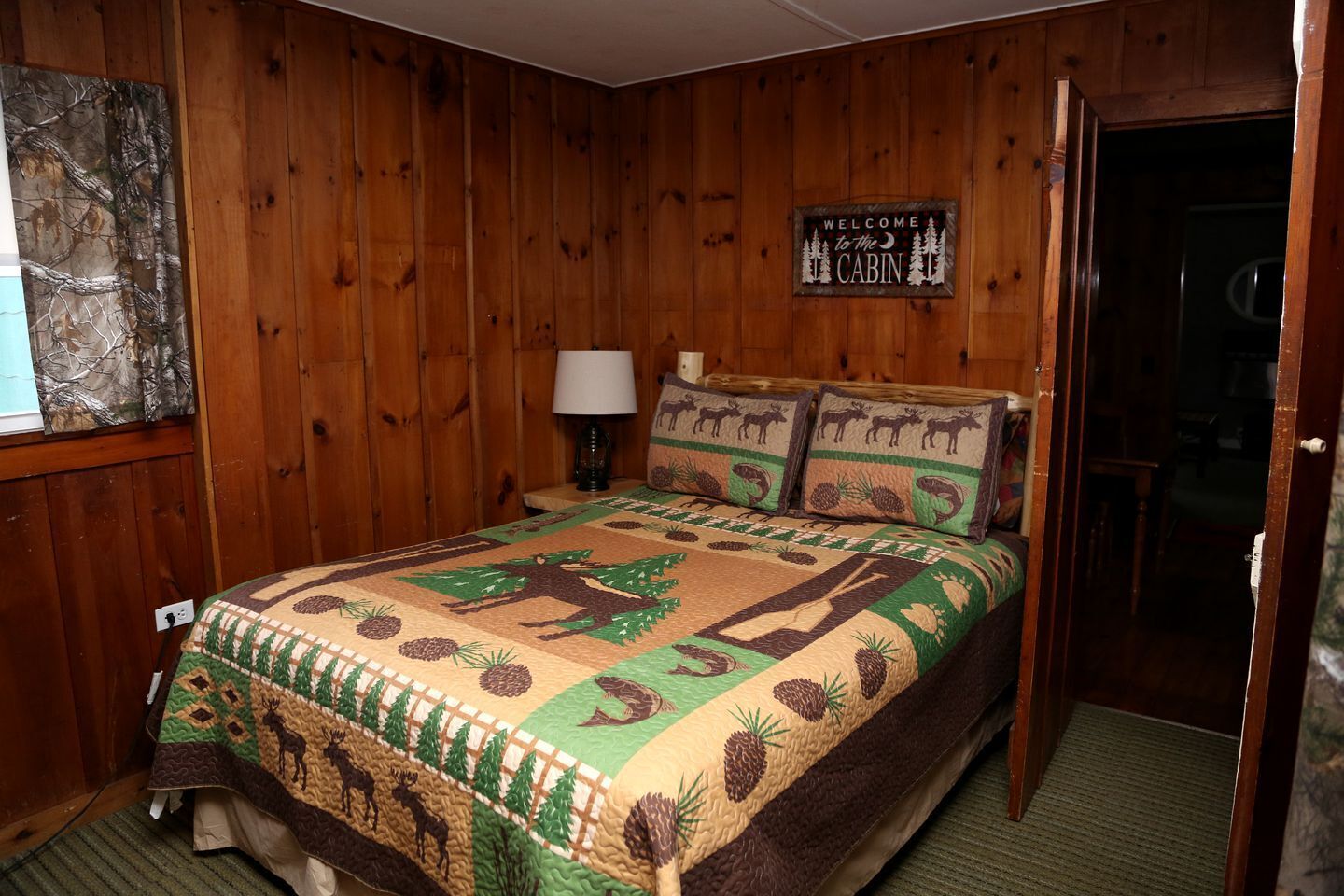 1 bedroom, desk, WiFi, bed sheets