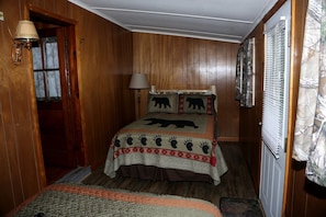 1 bedroom, desk, WiFi, bed sheets