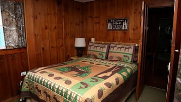 1 bedroom, desk, WiFi, bed sheets