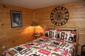 Room - Welcoming Cabin Rental for a Rural Vacation to Schroon Lake, New York (Schroon Lake)