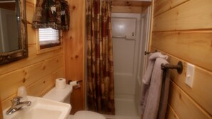 Towels, soap, shampoo, toilet paper - Welcoming Cabin Rental for a Rural Vacation to Schroon Lake, New York (Schroon Lake)