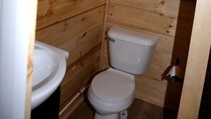 Handdukar, tvål, schampo och toalettpapper