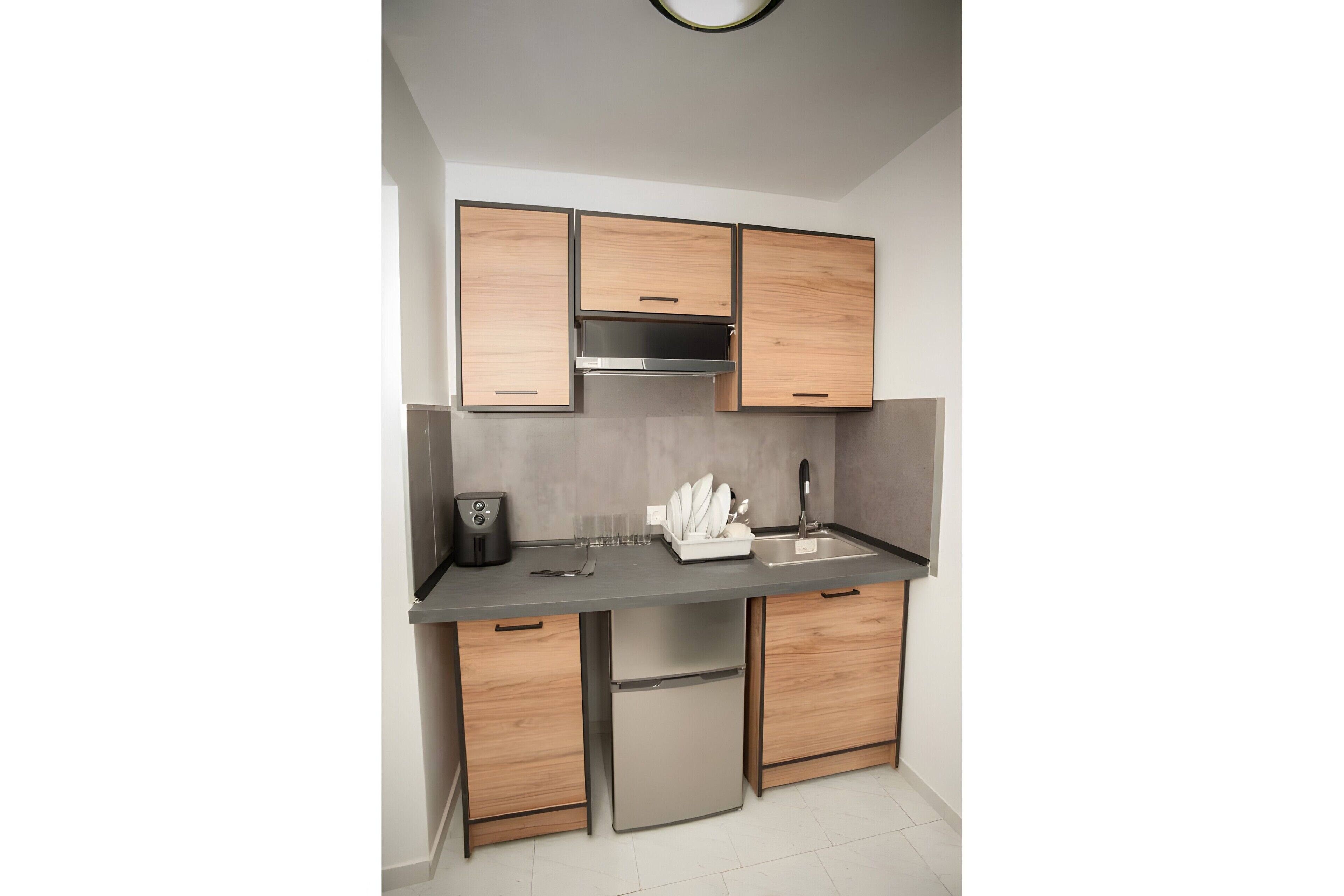 Refrigerador y utensilios de cocina 