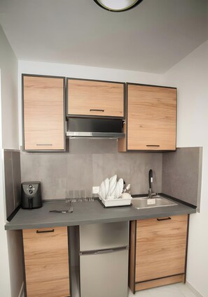 Refrigerador y utensilios de cocina 