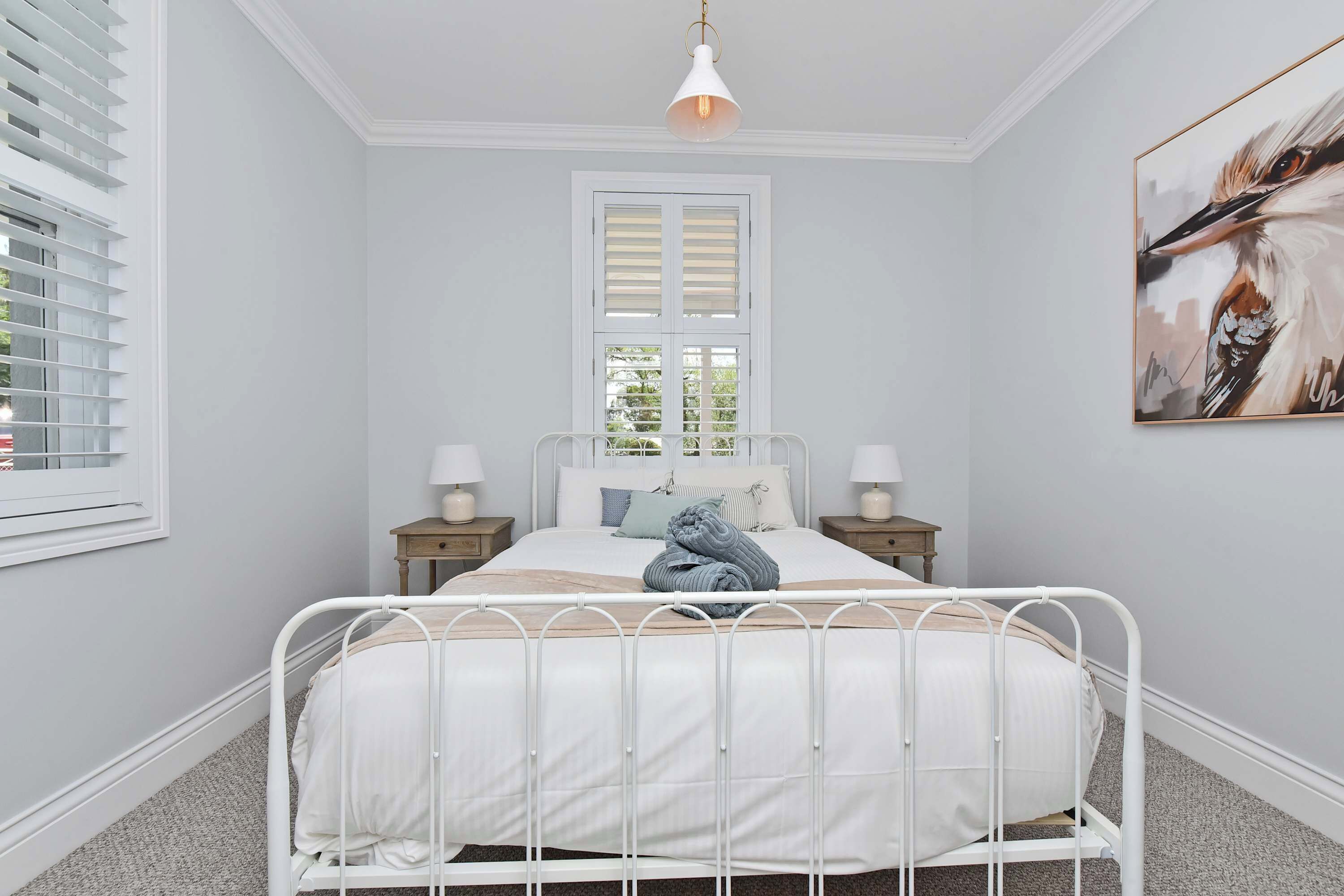 3 عدّة غرف نوم ومكواة/لوح كي وواي فاي وملاءات أسرّة