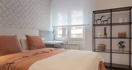 AH Room4You. Room2 con baño compartido.VUT-3026-AS