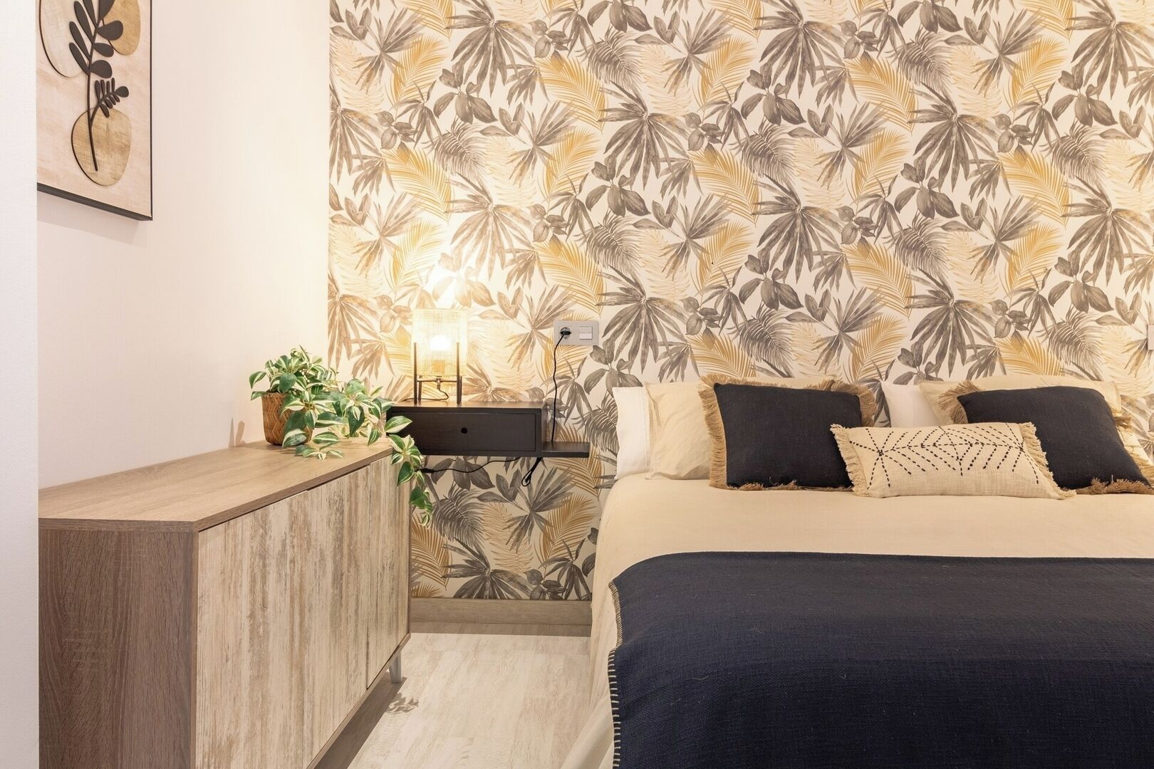 Strykejern/-brett, reiseseng for barn, wi-fi og sengetøy