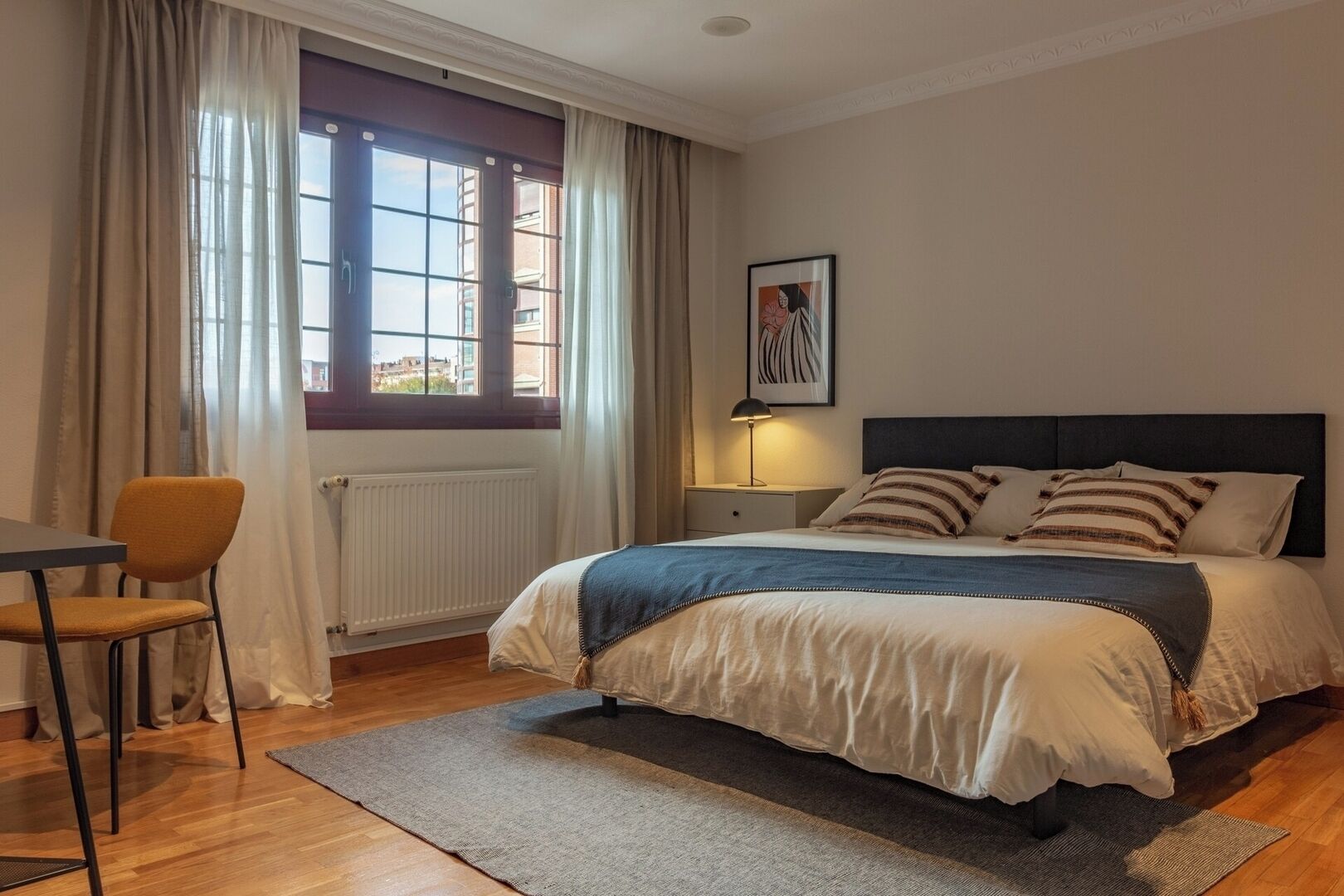 Iron/ironing board, travel crib, WiFi, bed sheets