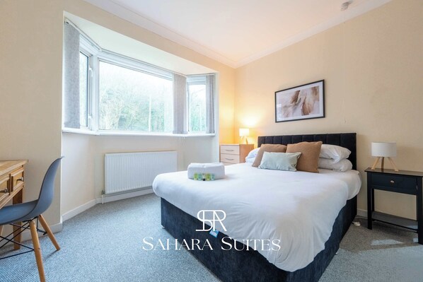 3 bedrooms, iron/ironing board, WiFi, bed sheets