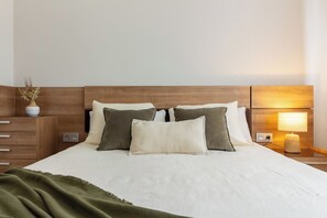 Bügeleisen/Bügelbrett, Reisekinderbett, WLAN, Bettwäsche