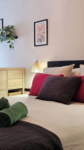 Iron/ironing board, travel cot, WiFi, bed sheets