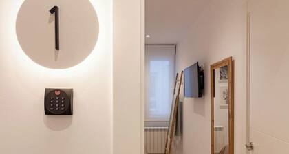 AH Room4You. Room1 con baño privado. VUT-3026-AS