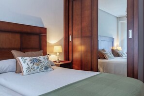 Iron/ironing board, travel cot, WiFi, bed sheets - Apartment AH1 by Gestión House. VUT-6513-AS (Noreña)