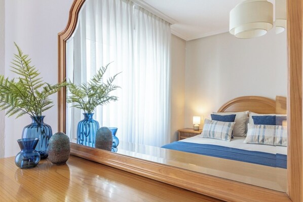 Bügeleisen/Bügelbrett, Reisekinderbett, WLAN, Bettwäsche