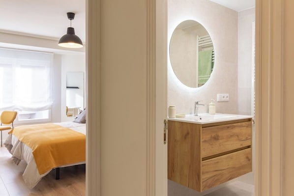 Strygejern/strygebræt, weekendseng, Wi-Fi, sengetøj