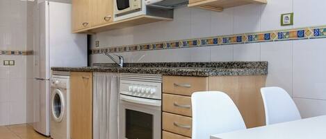 Fridge, microwave, oven, coffee/tea maker