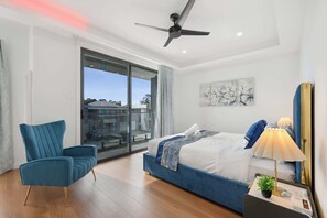 Työpöytä, silitysrauta/-lauta, Wi-Fi, vuodevaatteet