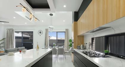 Stylish Marsden Park Stay Near Schofields & Rouse Hill