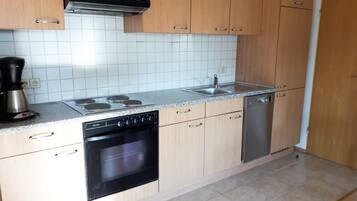 Frigorífic, forn, placa de cuina i rentaplats