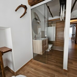 Dutxa, assecador de cabells i tovalloles