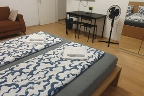 1 室のベッドルーム、アイロン / アイロン台、WiFi、ベッドシーツ