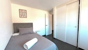 Casa familiar, vista a la ciudad | Tabla de planchar con plancha y wifi gratis