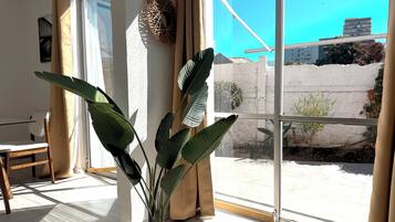 Casa familiar, vistes a la ciutat | Sala d'estar