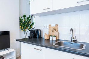 Interior - Freshly updated home featuring a brand-new kitchen perfect for cooking and entertaining. Perfect for couples or friends (Eindhoven)