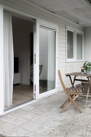 Outdoor dining - Perfect for relaxing or exploring the city. (Eindhoven)