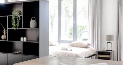 Séjour parfait pour les groupes : peut accueillir 4 personnes avec 4 lits simples, cuisine entiÚrement équipée et parking gratuit dans la rue.