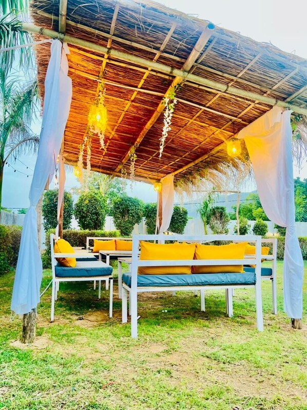 المنطقة المحيطة بالمنشأة