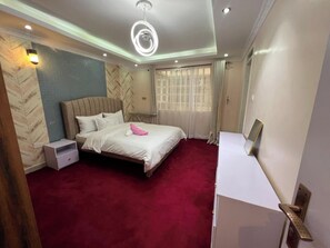 Bügeleisen/Bügelbrett, kostenloses WLAN, Bettwäsche