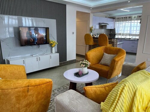 1.9 miles to Nakuru national park 10 minutes drive to Nakuru city precious haven