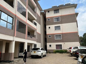 Exterior - 1.9 miles to Nakuru national park 10 minutes drive to Nakuru city precious haven (Nakuru)