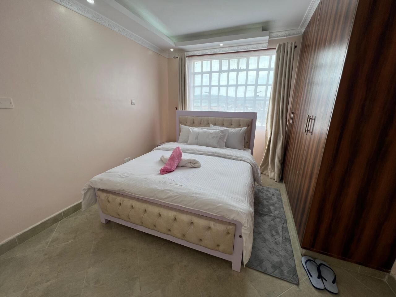 Iron/ironing board, free WiFi, bed sheets