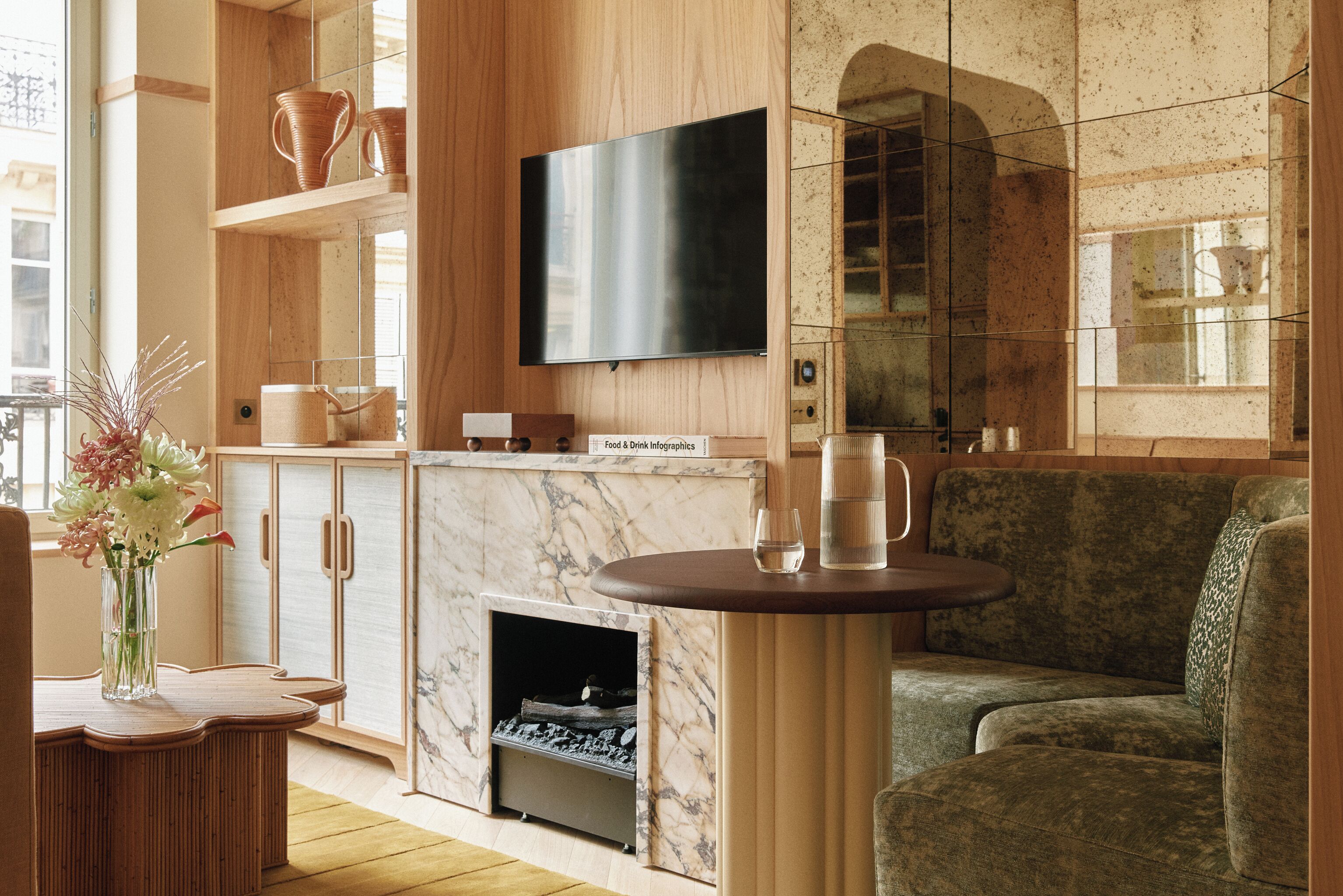 Deluxe Room, City View | Living area | 55-inch Smart TV with satellite channels, fireplace, Netflix